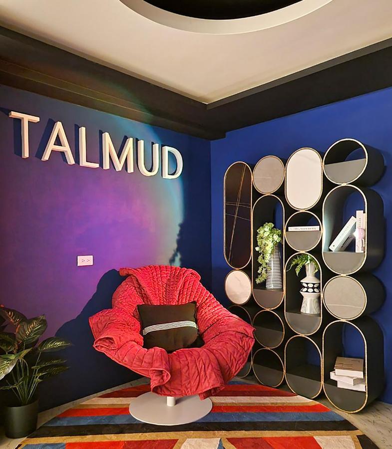Talmud Hotel Gongyuan Taichung Exteriör bild