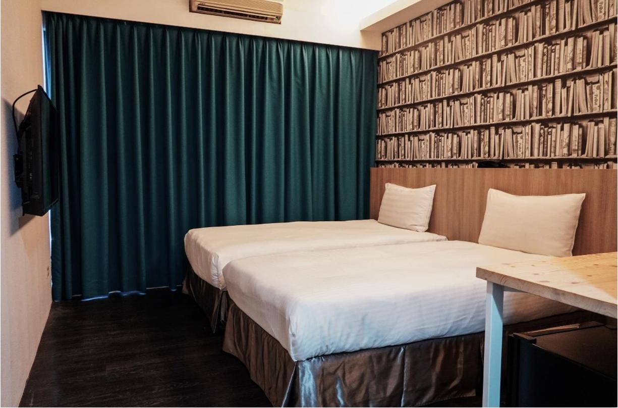 Talmud Hotel Gongyuan Taichung Rum bild
